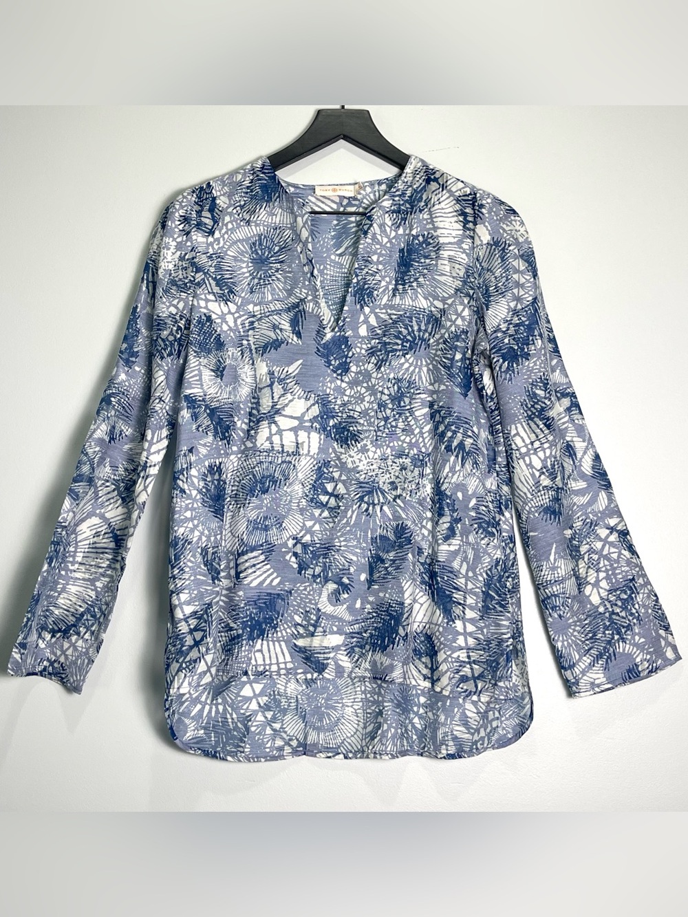 TORY BURCH Linen Blend Blue Floral Boho Tunic Blouse Semi Sheer V-Neck Sz. 4